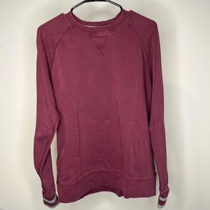 American Eagle maroon crewneck